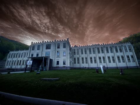 The Haunted Brushy Mountain State Penitentiary, Tennessee - Amy's Crypt