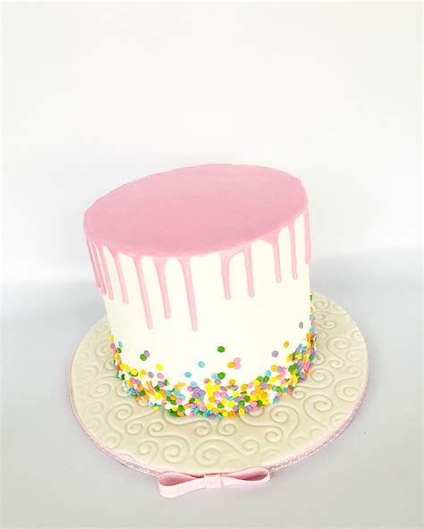 Pink drip cake | Drip cakes, Smash cake girl, Celebration cakes