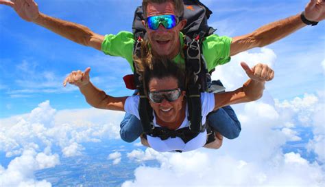 Skydiving Orlando | 14,000 foot Tandem Skydive