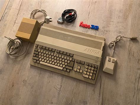 Commodore Amiga 500 boxed with accessories - Retro32