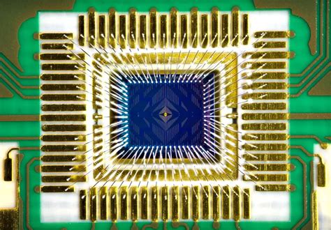 Intel announces new quantum chip for research