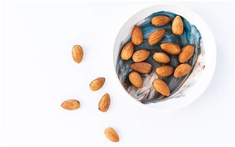 10 Best Nuts for Keto