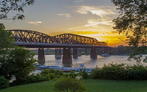 The Mississippi's Longest Pedestrian Bridge Is Now Open for Strolling