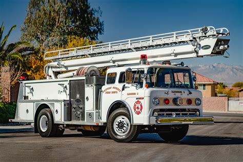 1984 FORD F8000 FIRE TRUCK