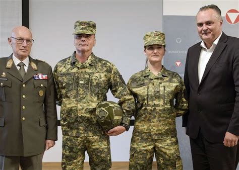 New Uniform Of The Austrian Armed Forces | Armed forces, Uniform, Arms