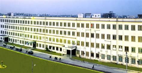 SRK University Bhopal 2025-26: Fees, Cutoff, Courses, Admissions