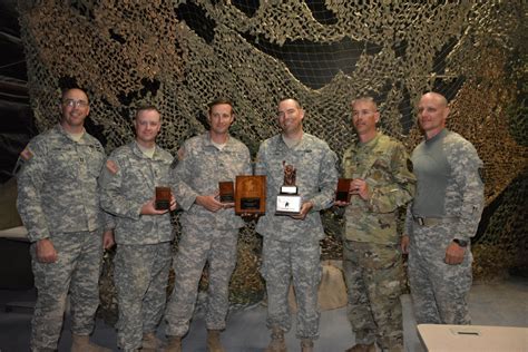 Arizona National Guard's top marksmen awarded Governor's Dozen | Article | The United States Army