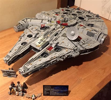 LEGO Star Wars UCS Millennium Falcon 75192: Fertig! | zusammengebaut