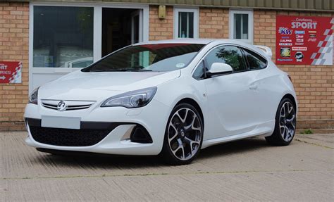 Astra GTC VXR | The Courtenay Sport Blog