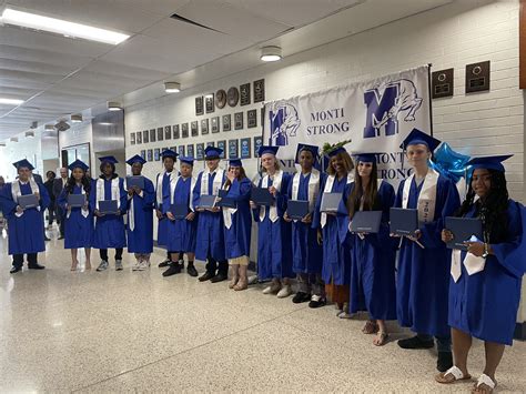 14 students graduate in MHS's August ceremony - Monticello Central ...