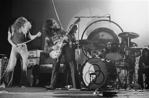 All 8 ‘Led Zeppelin IV’ Songs, Ranked