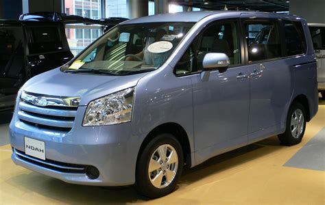 COOL CARS: Toyota noah