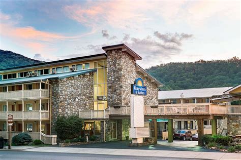 Days Inn & Suites Downtown Gatlinburg Parkway, TN - See Discounts