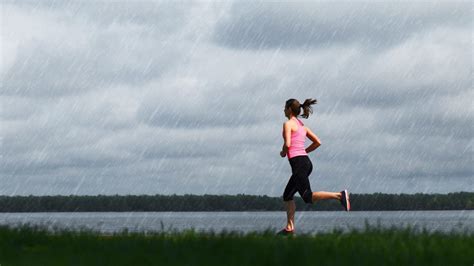 18 Tips For Running In The Rain - Love Life Be Fit