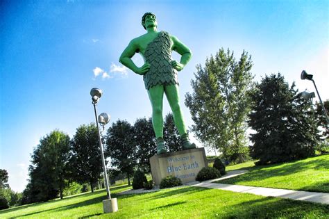 Green Giant Statue of Blue Earth, MN | Road Pickle