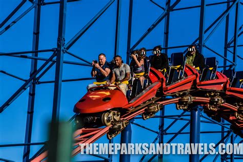 Superman: Ride of Steel Virtual Reality Coaster at Six Flags America ...