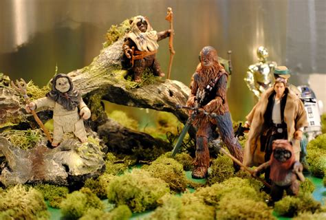 ACTION FIGURE EMPIRE: Endor: The Forest Moon!