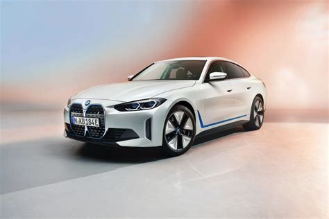 Las prestaciones del BMW i4 eléctrico rivalizan con los V8 - MovilidadHoy