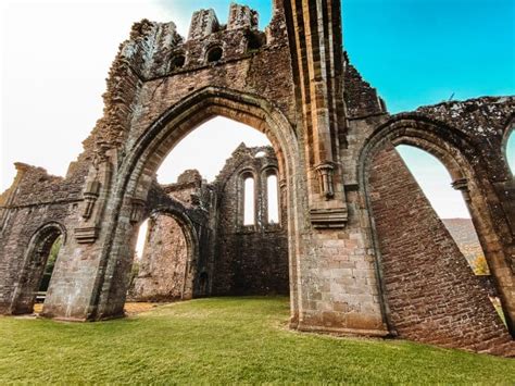 Llanthony Priory In Wales - The Ultimate Guide With How To Visit In The ...