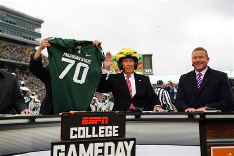 Lee Corso returning to 'College GameDay' set on Saturday