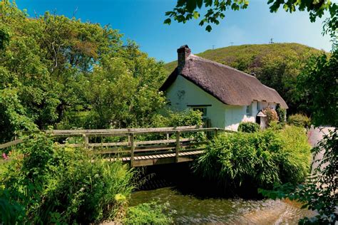 Idyllic holiday cottages to rent in the UK | Holiday cottages to rent, Rent cottage, Holiday cottage