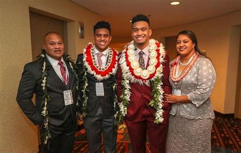 Tua Tagovailoa Dating Life, Parents, Career, 2019