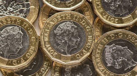 Queen Elizabeth II: Coins that are a pocketful of history - BBC News