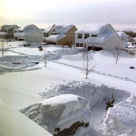 Buffalo faces more feet of snow from brutal lake-effect storm | CTV News