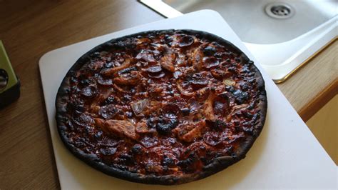 The Burnt Pizza Toppings That Had Reddit Divided