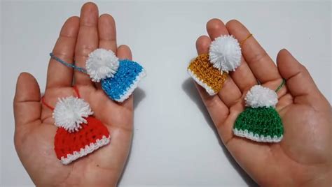 Crochet Mini Christmas Hats