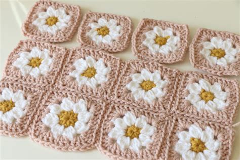 Daisy Granny Square Crochet Tutorial - Melanie Ham