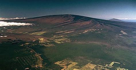 Mauna Loa Volcano | Earth Facts and Information