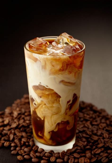 The Most Beautiful Iced Coffee We've Ever Seen | Coffee recipes, Food ...