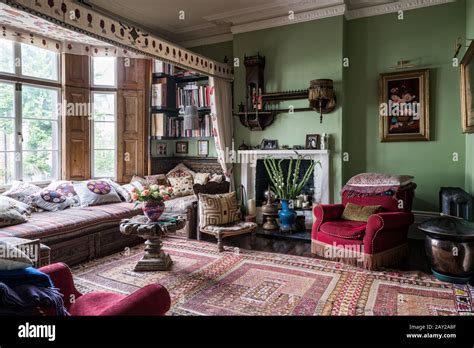 Edwardian style living room with fireplace Stock Photo - Alamy