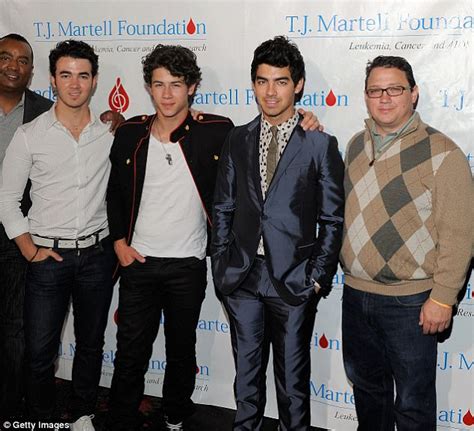 Jonas Brothers dad in remission after colon cancer battle | Daily Mail ...