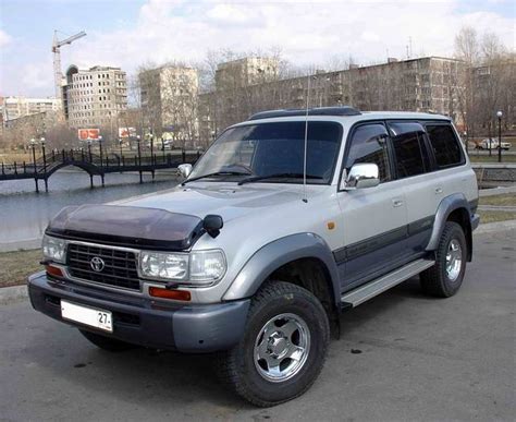 1995 Toyota LAND Cruiser specs