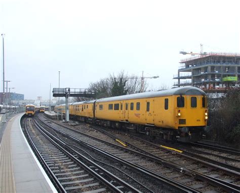 dartford | Network rail DVT 97012 leads the 09:39 Hither Gre… | Flickr