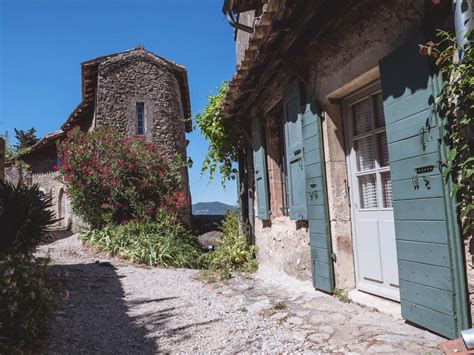 Visiter la Drôme provençale et ses villages perchés | Drôme, Randonnée auvergne, Tourisme en france