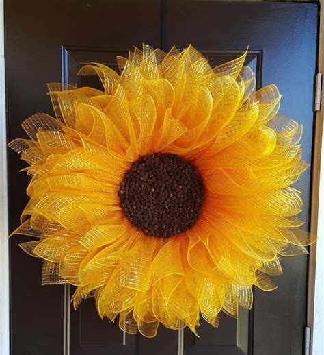 Mesh sunflower wreath | Sunflower wreath diy, Deco wreaths, Sunflower burlap wreaths