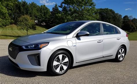 2019 Hyundai Ioniq Plug-In Hybrid Limited Review | WUWM