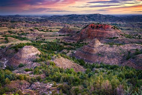 Painted Canyon at Dawn | Theodore Roosevelt National Park, North Dakota ...