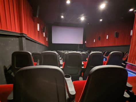 Movie Theater «Kew Gardens Cinemas», reviews and photos, 8105 Lefferts Blvd, Kew Gardens, NY ...