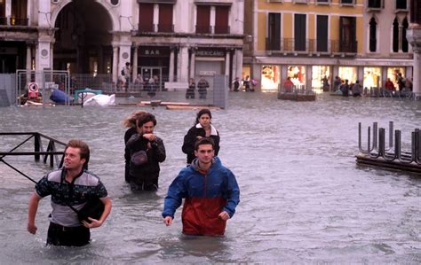 Venice floods: Tourist city suffers worst flooding in decade as nine ...