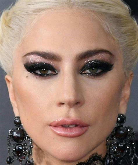 Lady Gaga's makeup is a showstopper! Her super smoky cat eye that's ...