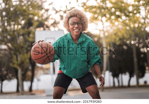 2,663 Black Female Basketball Players Basketball Images, Stock Photos & Vectors | Shutterstock