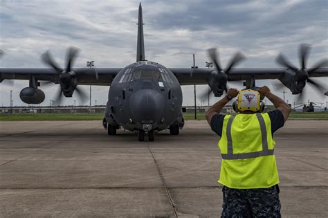 Rescue assets arrive in Fort Worth, Texas > Air University (AU) > Air University News