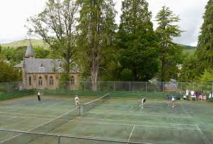 Tennis court, Strathpeffer © Craig Wallace cc-by-sa/2.0 :: Geograph Britain and Ireland