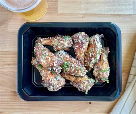 Garlic Parmesan Wings – EatFlavorly