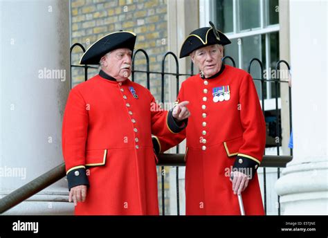 Chelsea pensioners on the steps of the Imperial War Museum, London ...