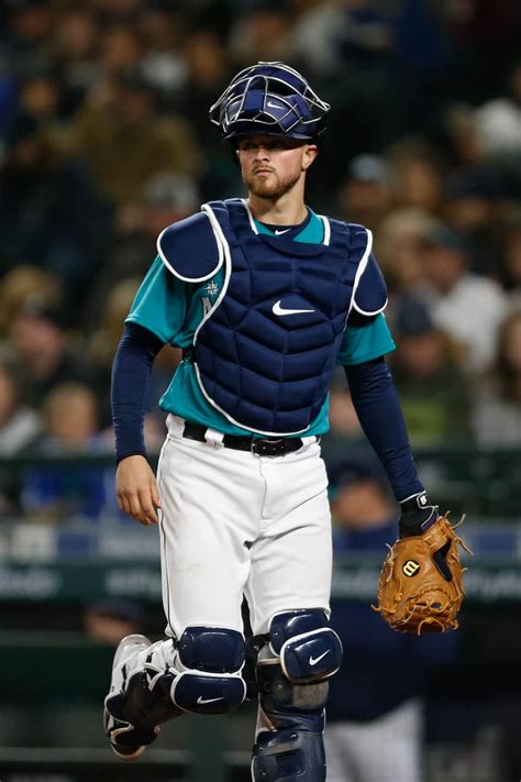 Mariners catcher retires, joins organization fighting eating disorders